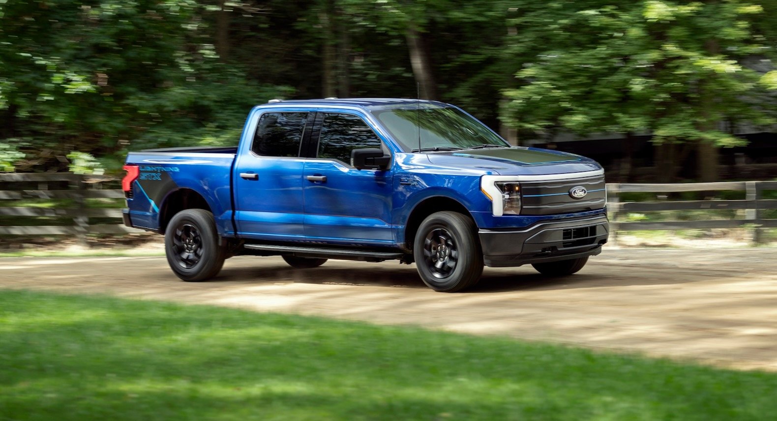 Next-Gen Ford F-150 Lightning Switches to EREV System With 700+ Mile Range